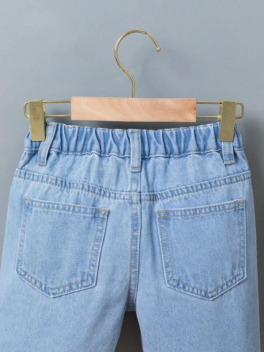 New summer products for boys' jeans: fashionable casual denim shorts, light blue denim, retro distressed hole design, straight and loose fit, comfortable and soft fabric.